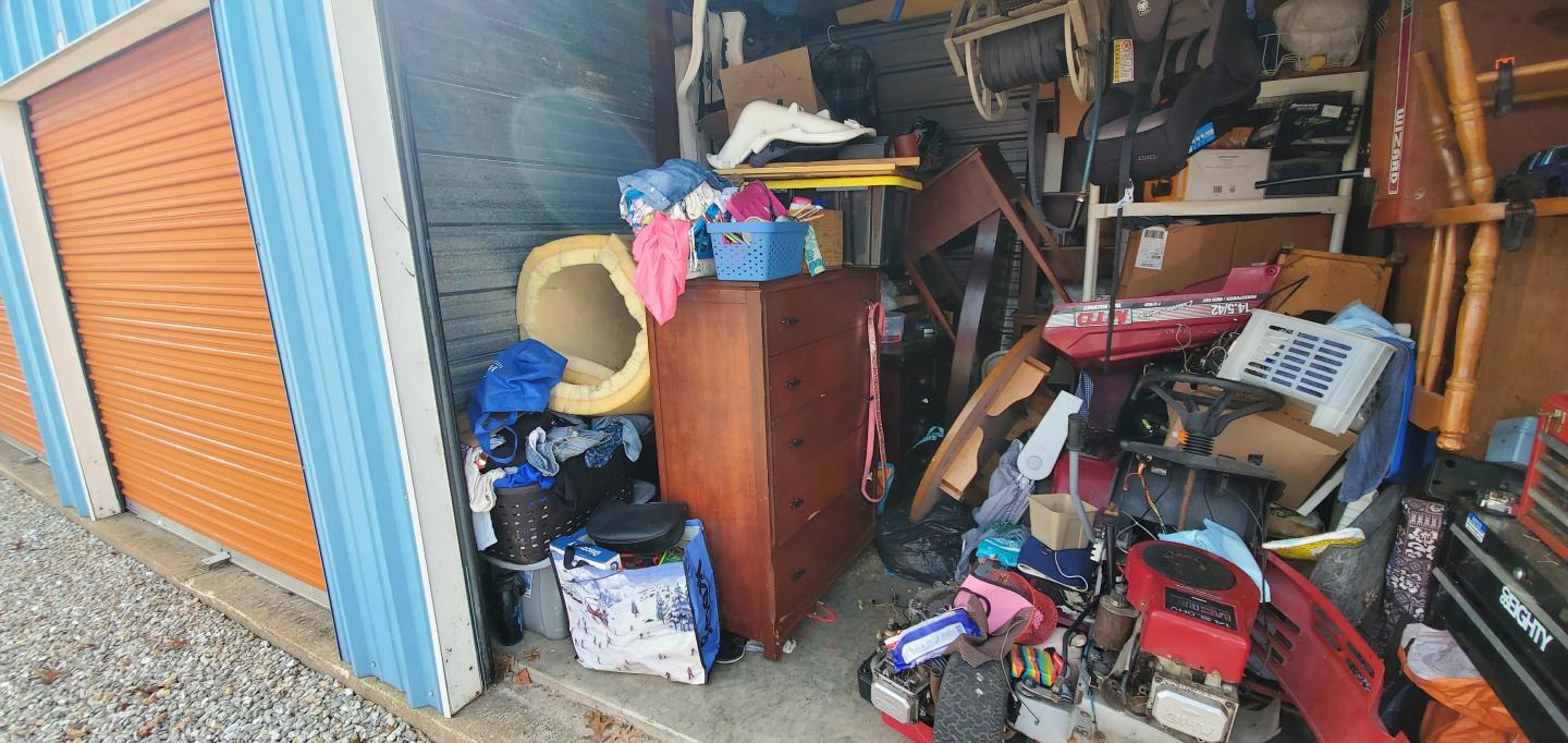 Storage Unit Auction in Sedalia, MO at Diamond B Mini Storage ends on